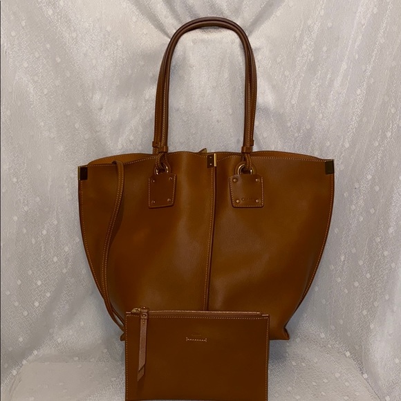 🆕 CHLOÉ Vick Caramel Leather Tote - Picture 2 of 16